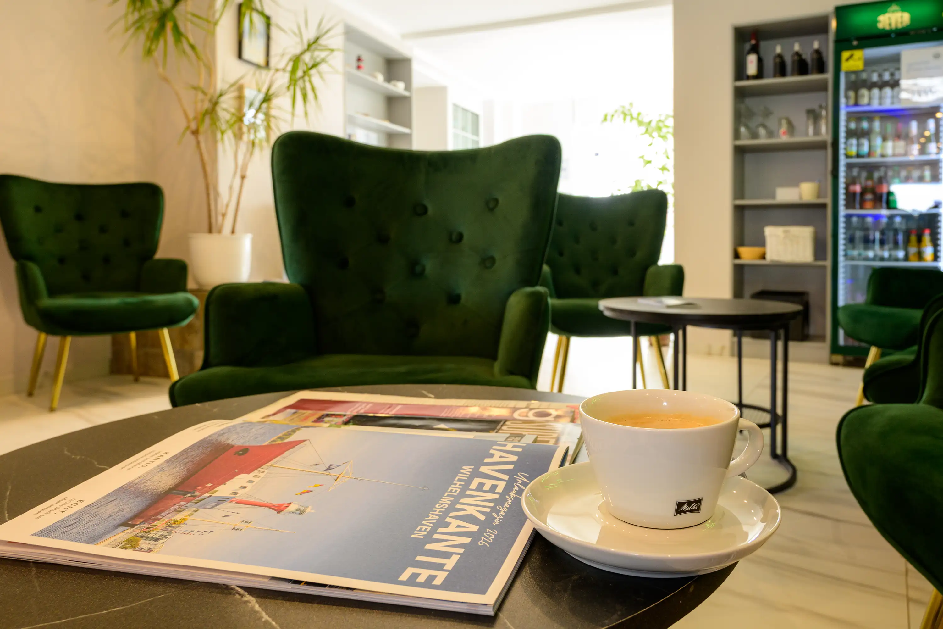 Gemütliche Loungeathmosphäre im Tauwerk Hotel